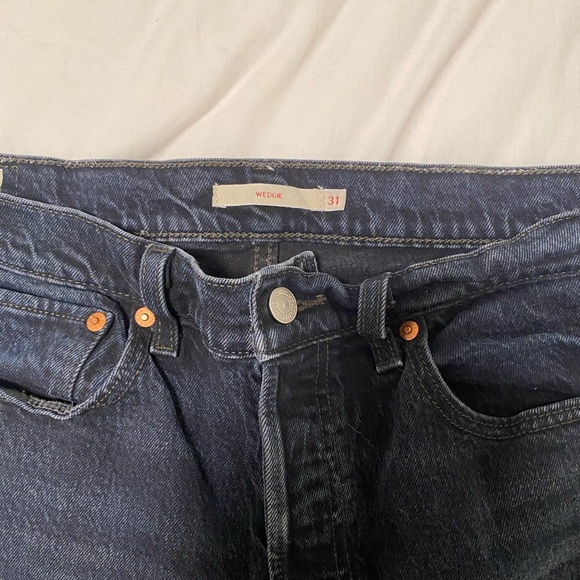 Levi’s Wedgie Black Jeans - Picture 2 of 3